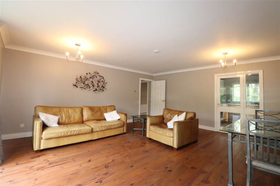 1 Glenburn Ford