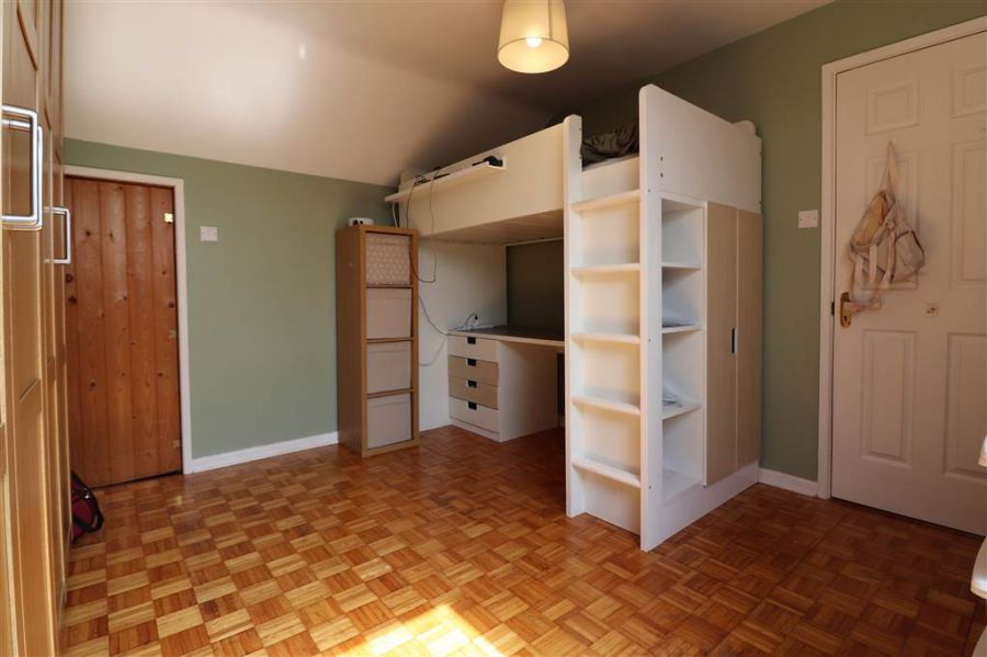 9 Blenheim Close