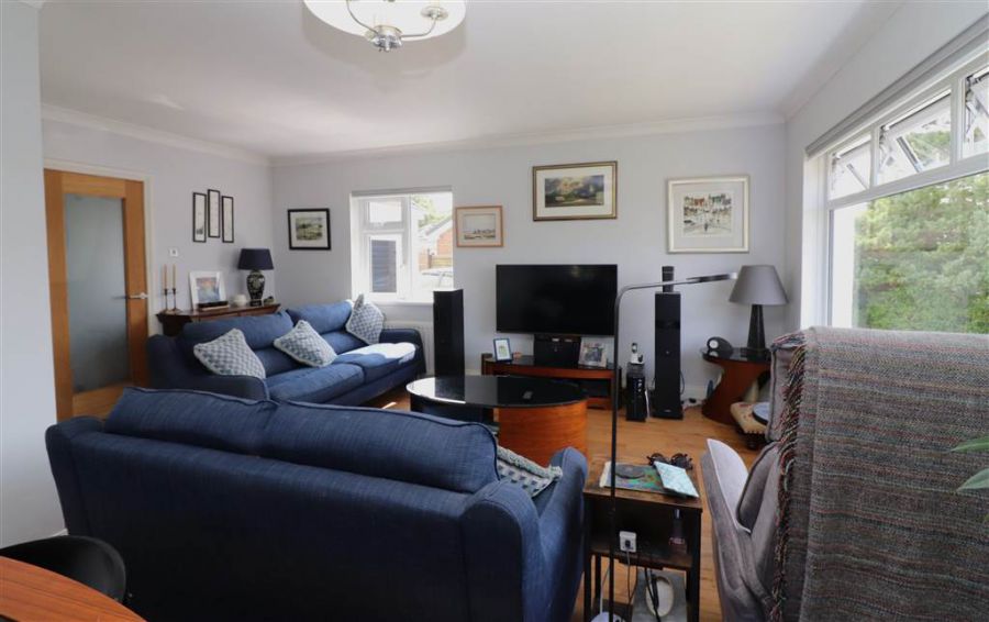27 Traherne Gardens