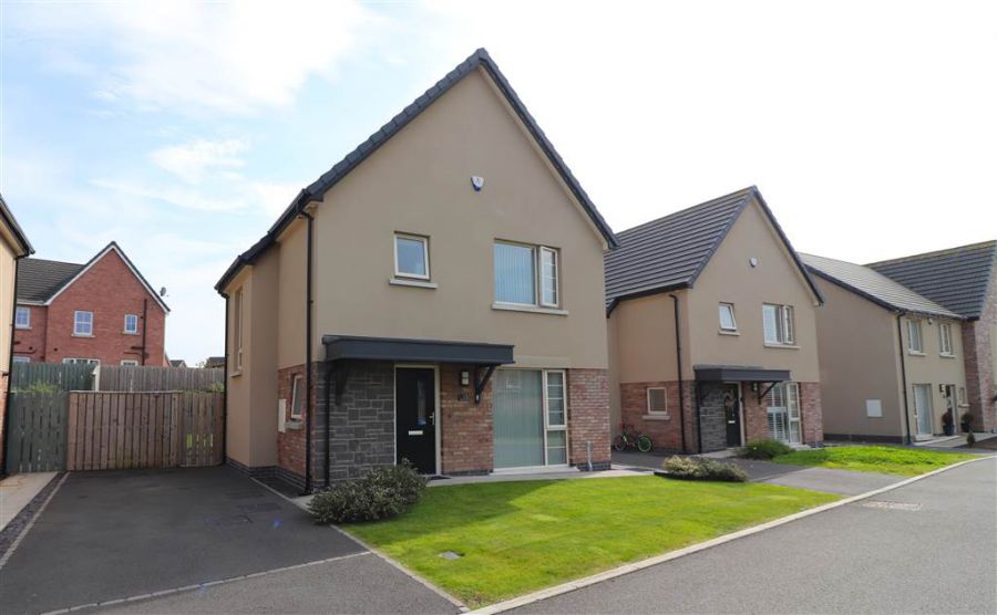 15 Woodbrook Grove