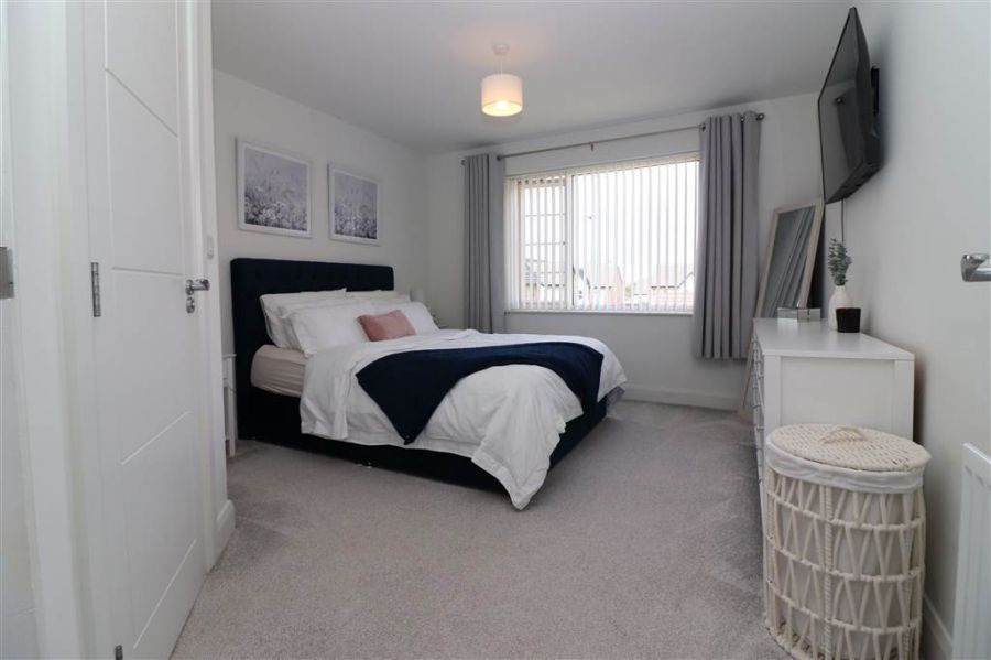 15 Woodbrook Grove