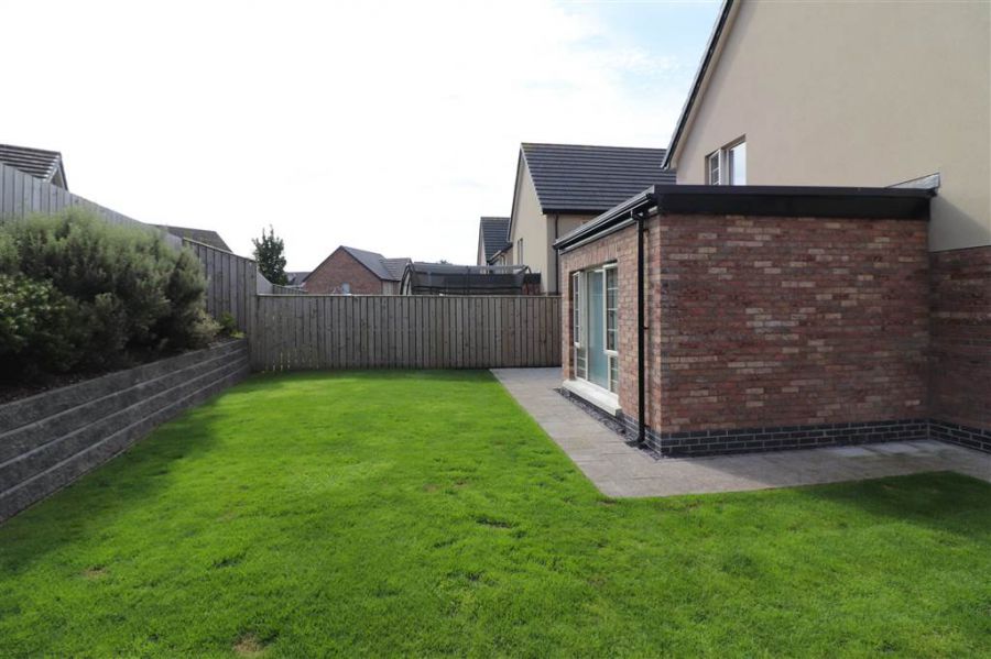 15 Woodbrook Grove