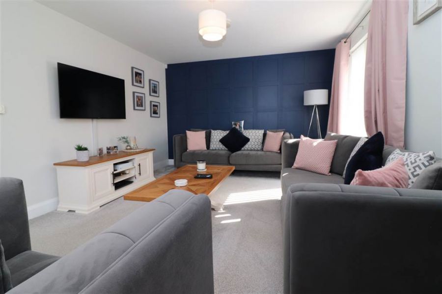 15 Woodbrook Grove