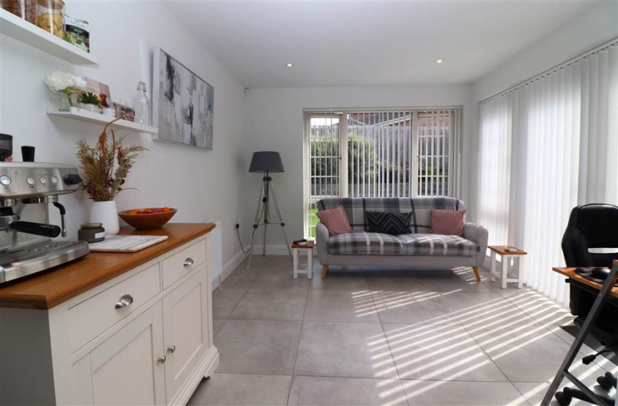 15 Woodbrook Grove