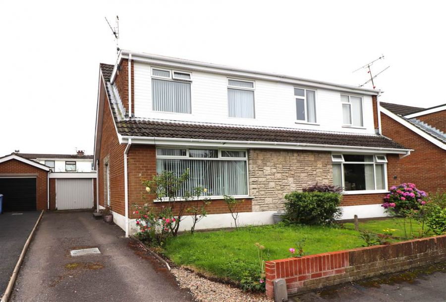 13 Cairnmore Park, Lisburn, BT28 2DN