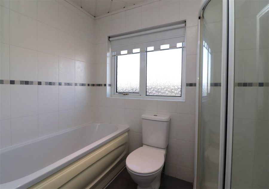 17 Pond Park Crescent