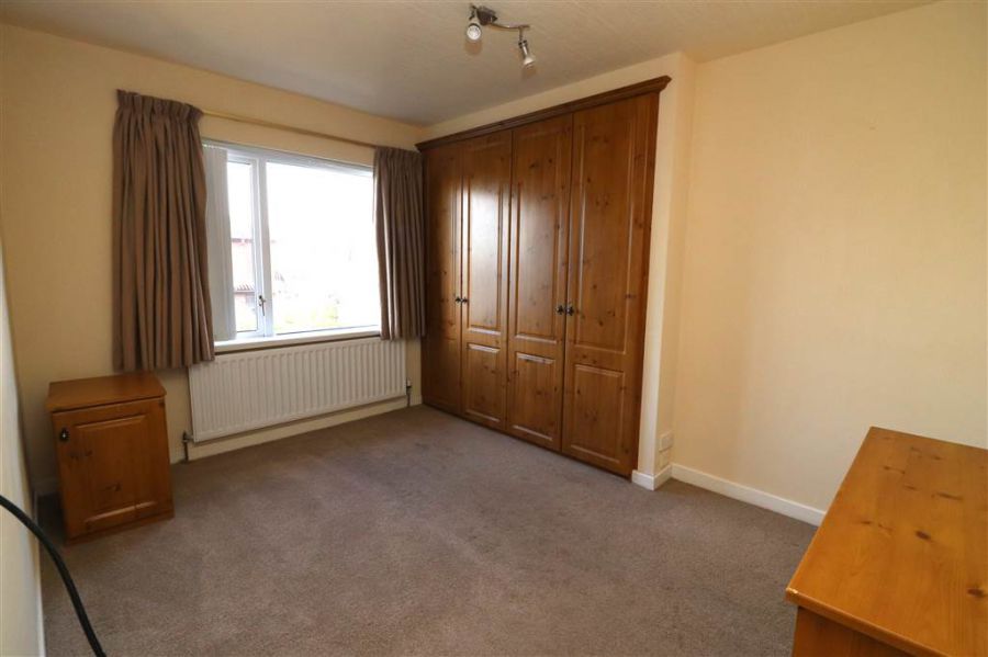 17 Pond Park Crescent