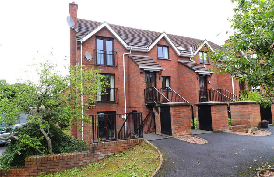 7 The Pines, Culcavy Road, Royal Hillsborough, BT26 6NT