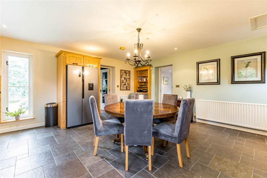 Millbrae House & Lodges, 3 Tullyrusk Road