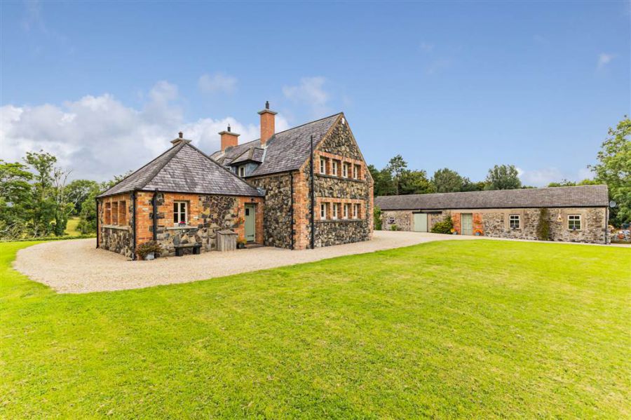 Millbrae House & Lodges, 3 Tullyrusk Road