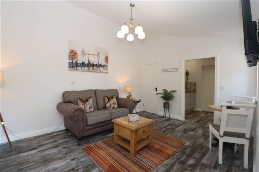 Millbrae House & Lodges, 3 Tullyrusk Road