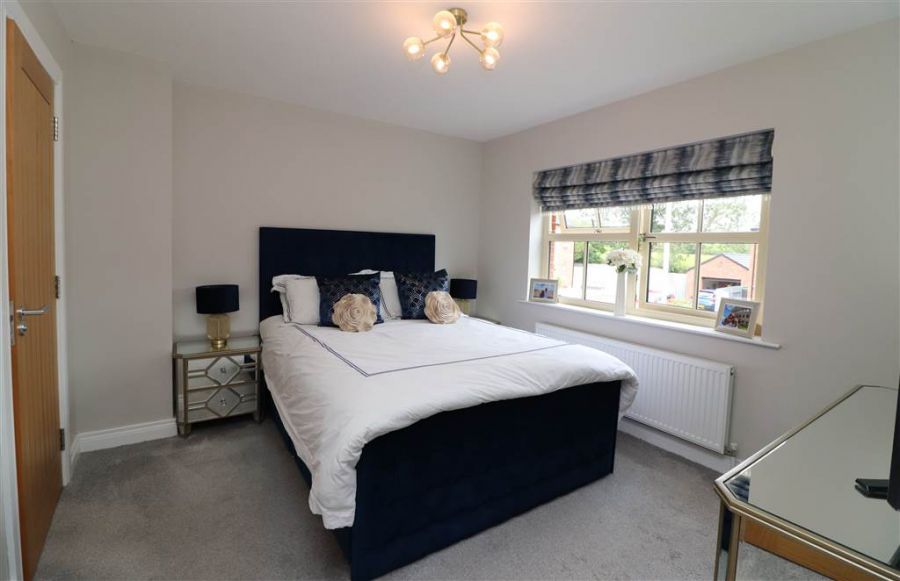 70 Monree Hill