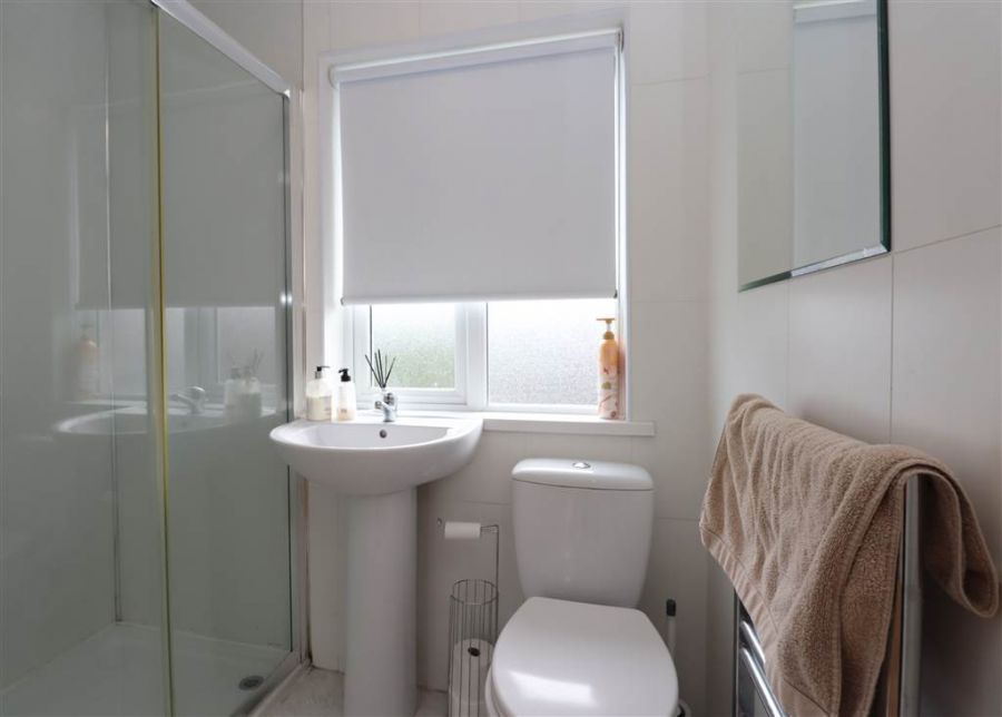 13 Lawnmount Crescent