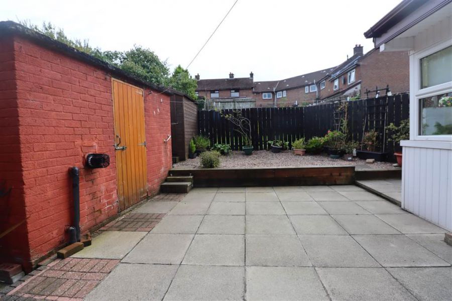 13 Lawnmount Crescent