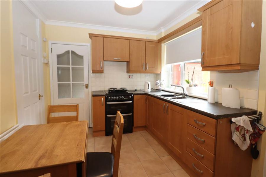 13 Lawnmount Crescent