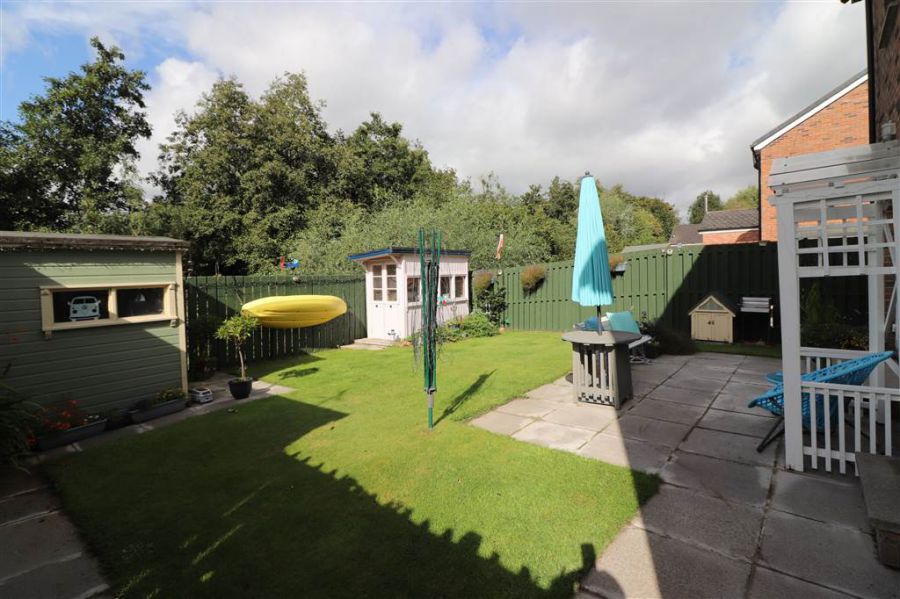 48 Glenbrae