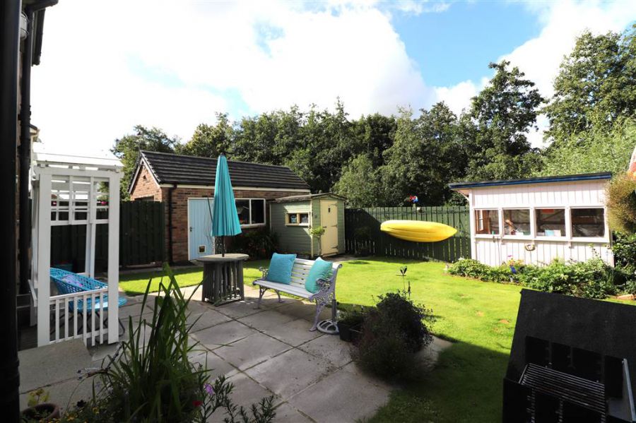48 Glenbrae