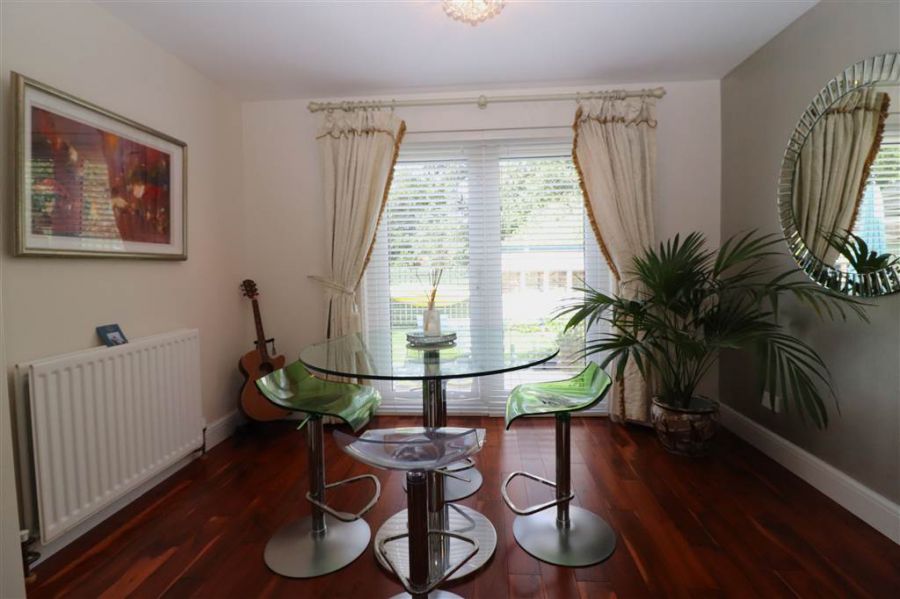 48 Glenbrae