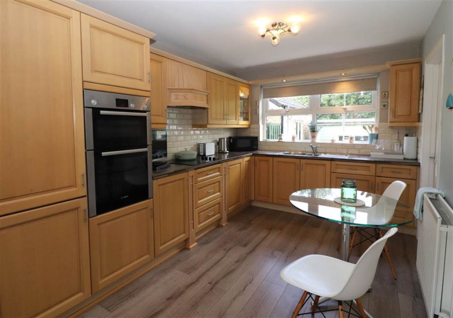 48 Glenbrae