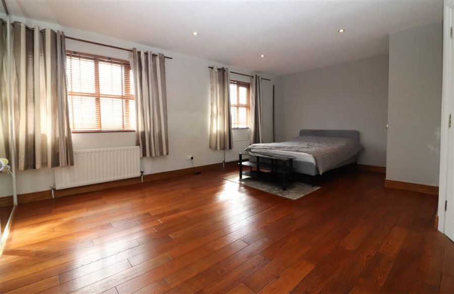 6 Church Glen