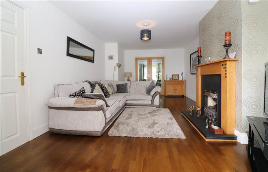 6 Church Glen