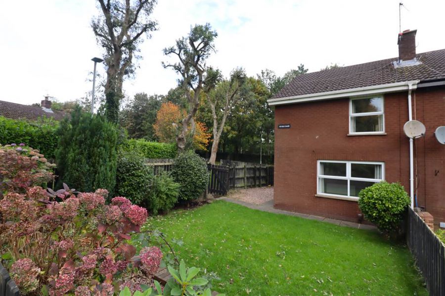 20 Knockburn Drive