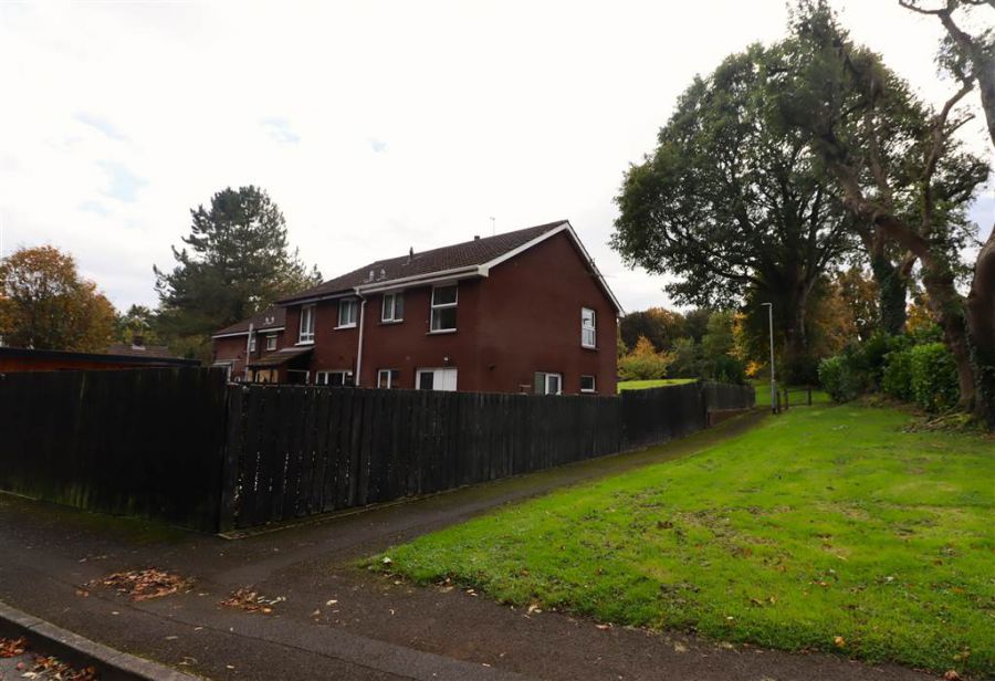 20 Knockburn Drive