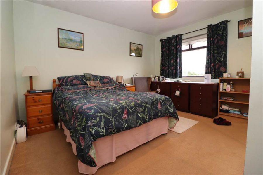 102 Hillhall Road