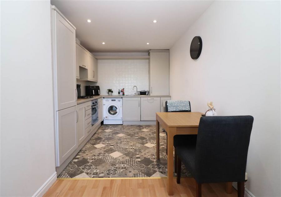 16 Saintfield Mews