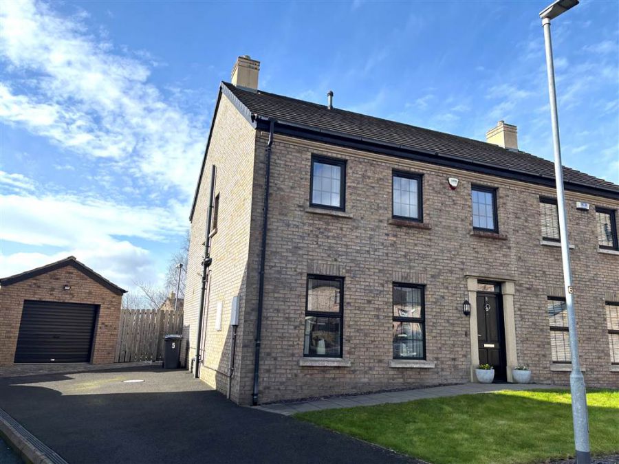 5 Lady Wallace Avenue