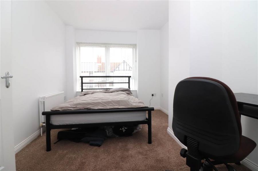 4 Warren Gardens Mews