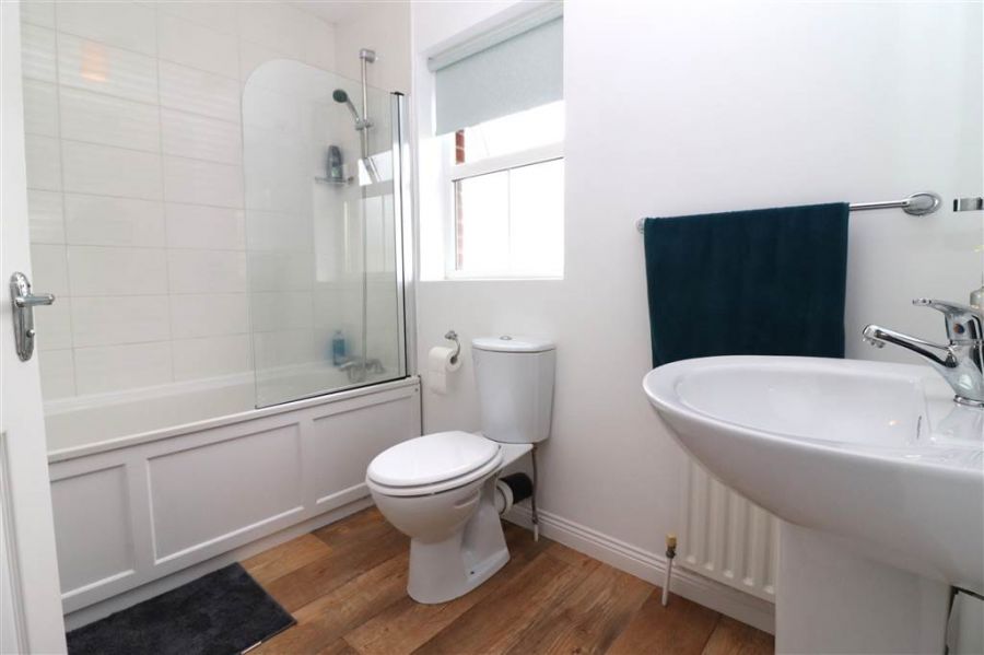 4 Warren Gardens Mews