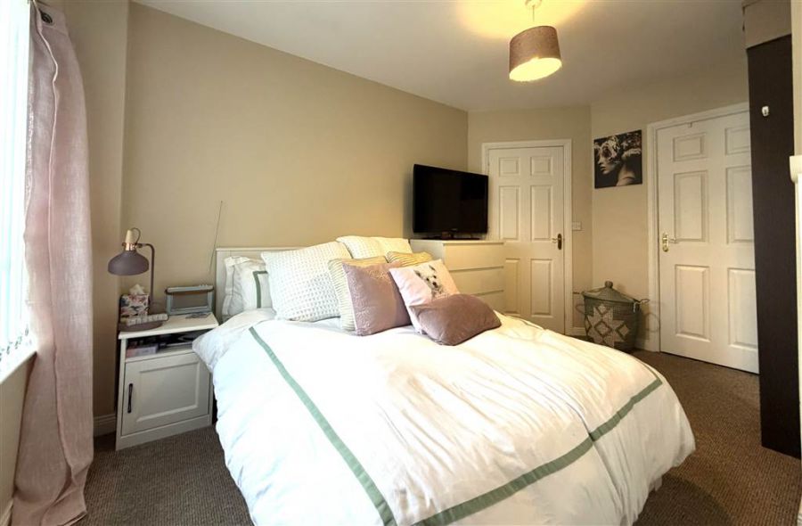 3 Warren Gardens Mews