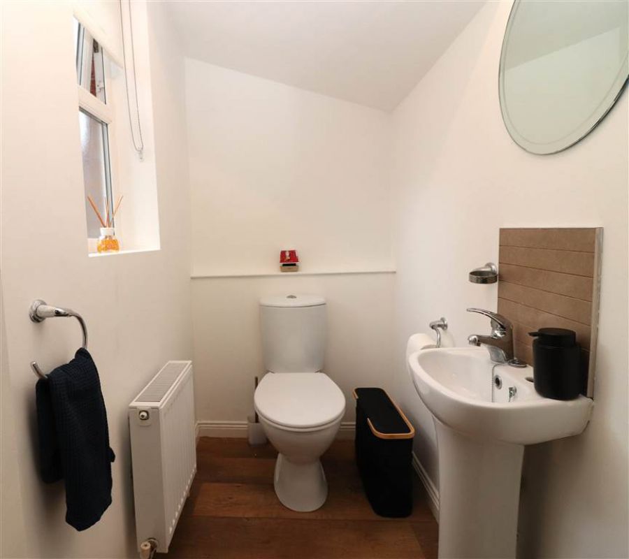 2 Warren Gardens Mews