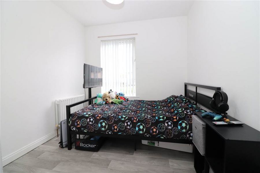 2 Warren Gardens Mews