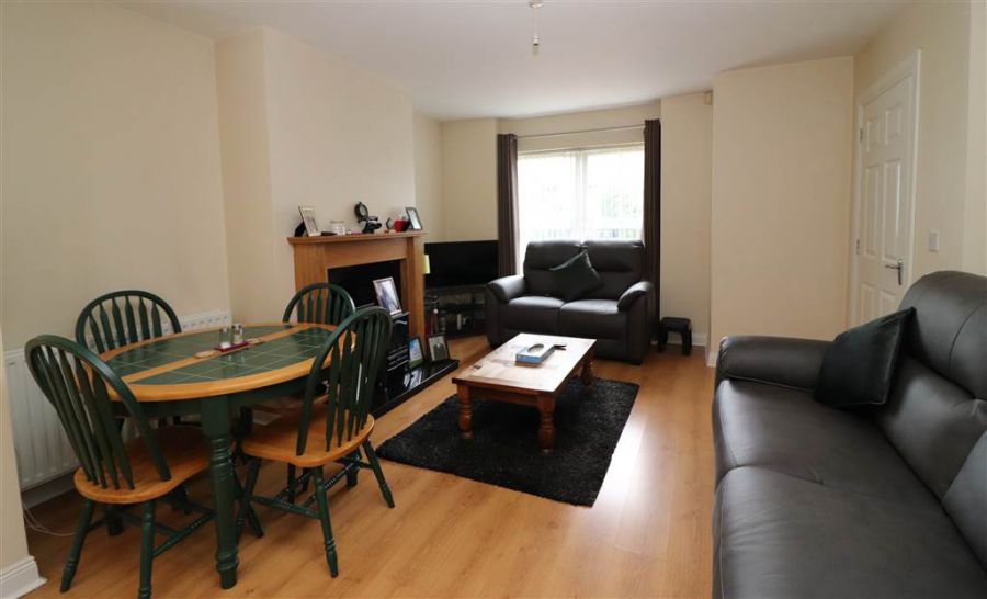 1 Warren Gardens Mews