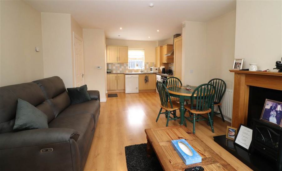 1 Warren Gardens Mews