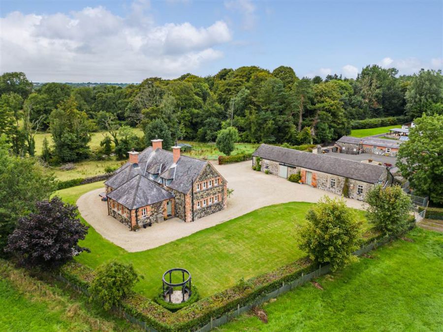 Millbrae House & Lodges, 3 Tullyrusk Road