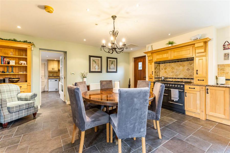 Millbrae House & Lodges, 3 Tullyrusk Road