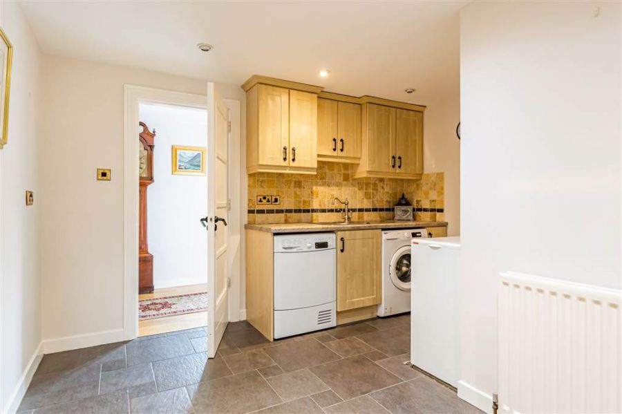 Millbrae House & Lodges, 3 Tullyrusk Road