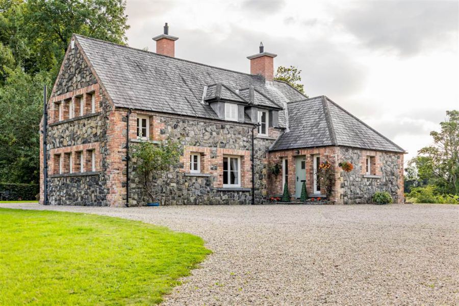 Millbrae House & Lodges, 3 Tullyrusk Road