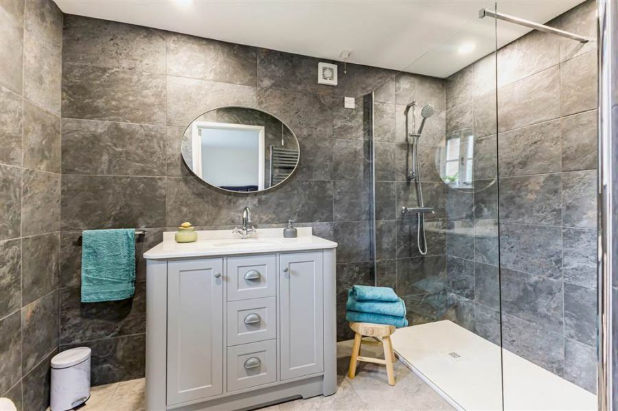 Millbrae House & Lodges, 3 Tullyrusk Road