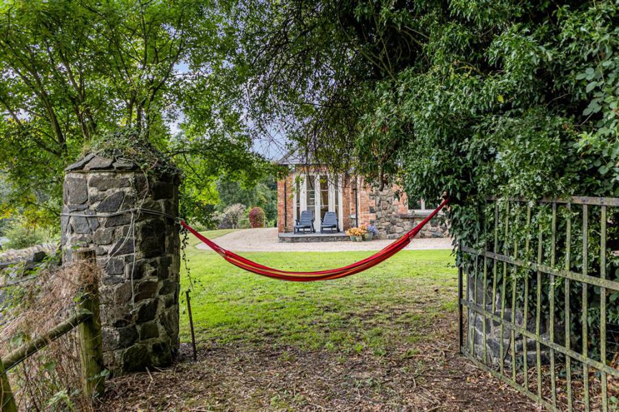 Millbrae House & Lodges, 3 Tullyrusk Road