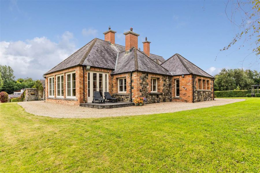 Millbrae House & Lodges, 3 Tullyrusk Road