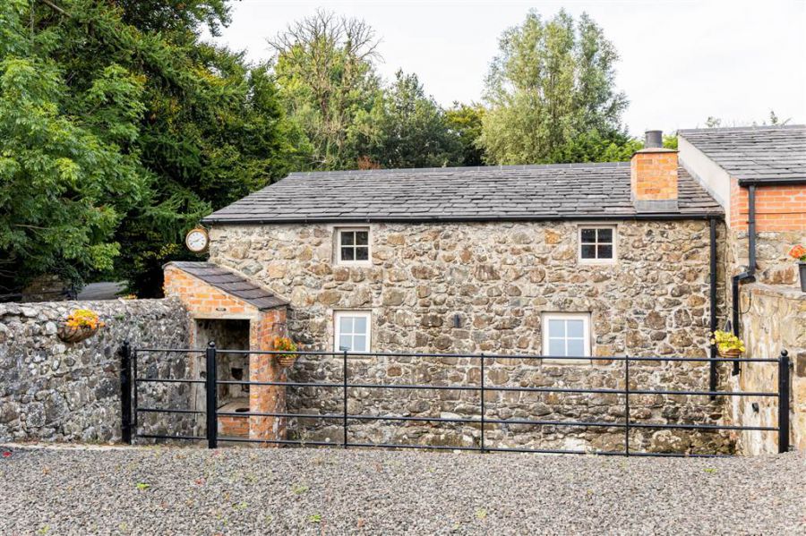 Millbrae House & Lodges, 3 Tullyrusk Road