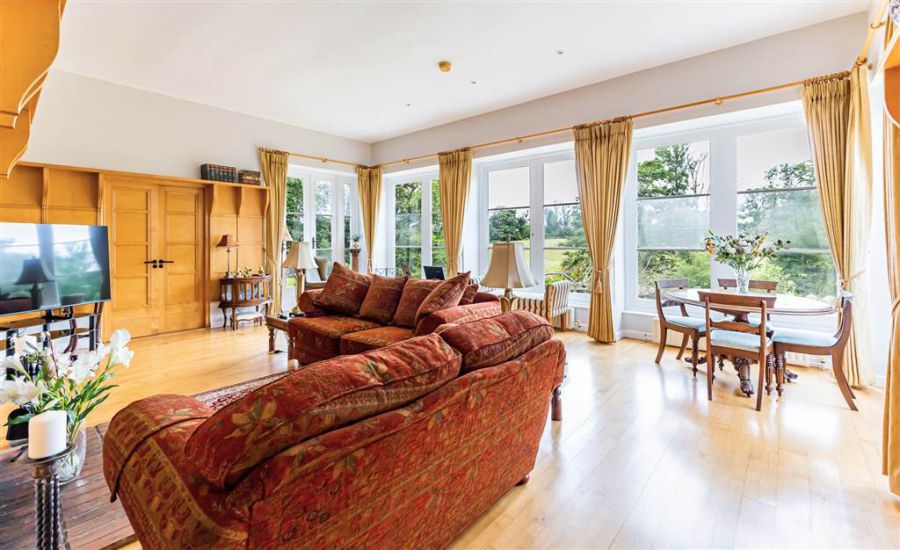 Millbrae House & Lodges, 3 Tullyrusk Road