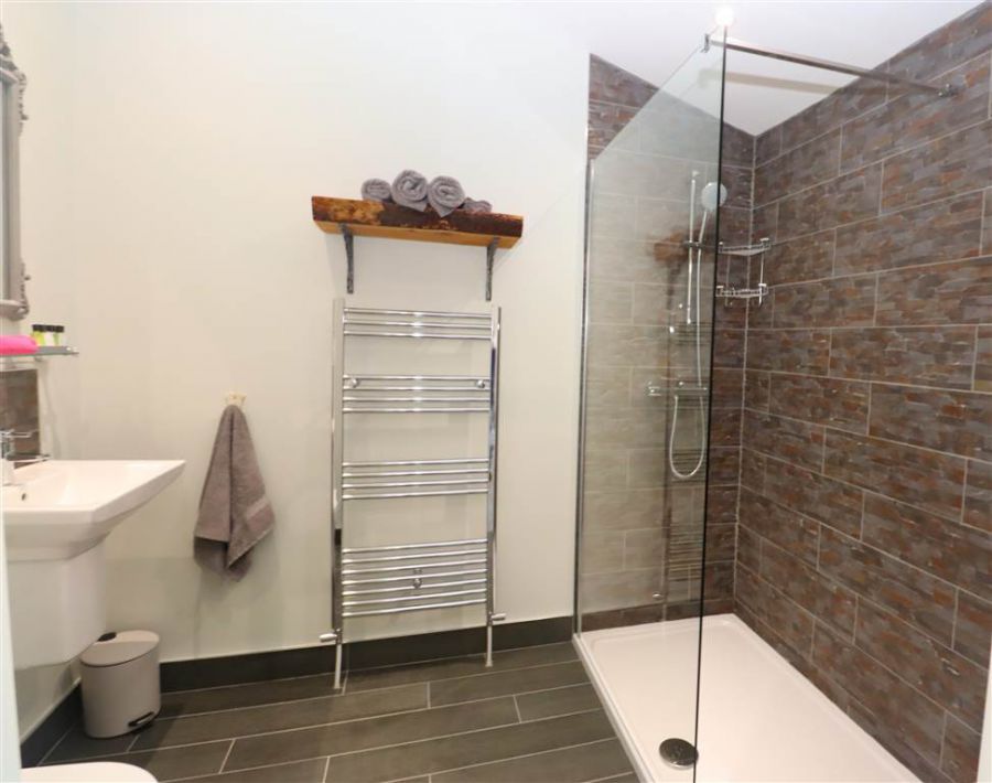 Millbrae House & Lodges, 3 Tullyrusk Road