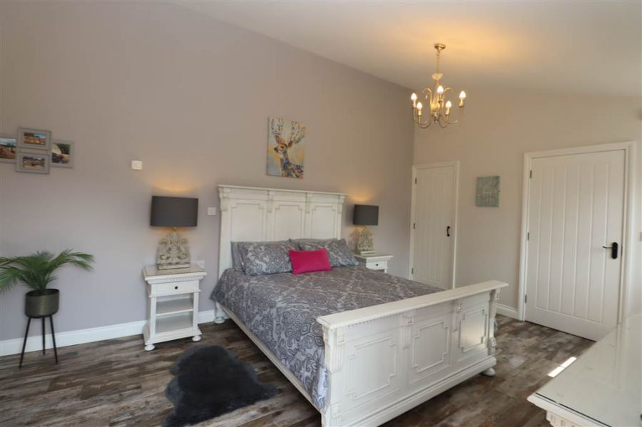 Millbrae House & Lodges, 3 Tullyrusk Road