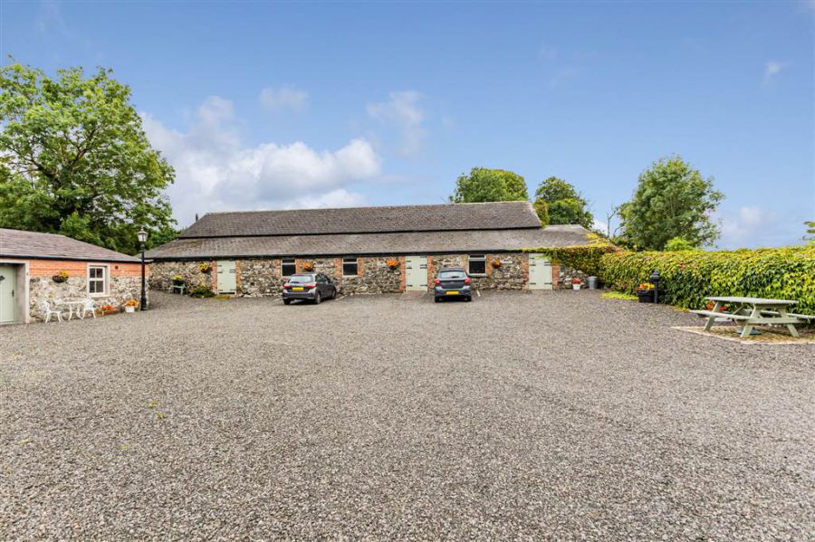 Millbrae House & Lodges, 3 Tullyrusk Road