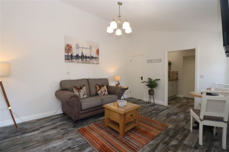 Millbrae House & Lodges, 3 Tullyrusk Road